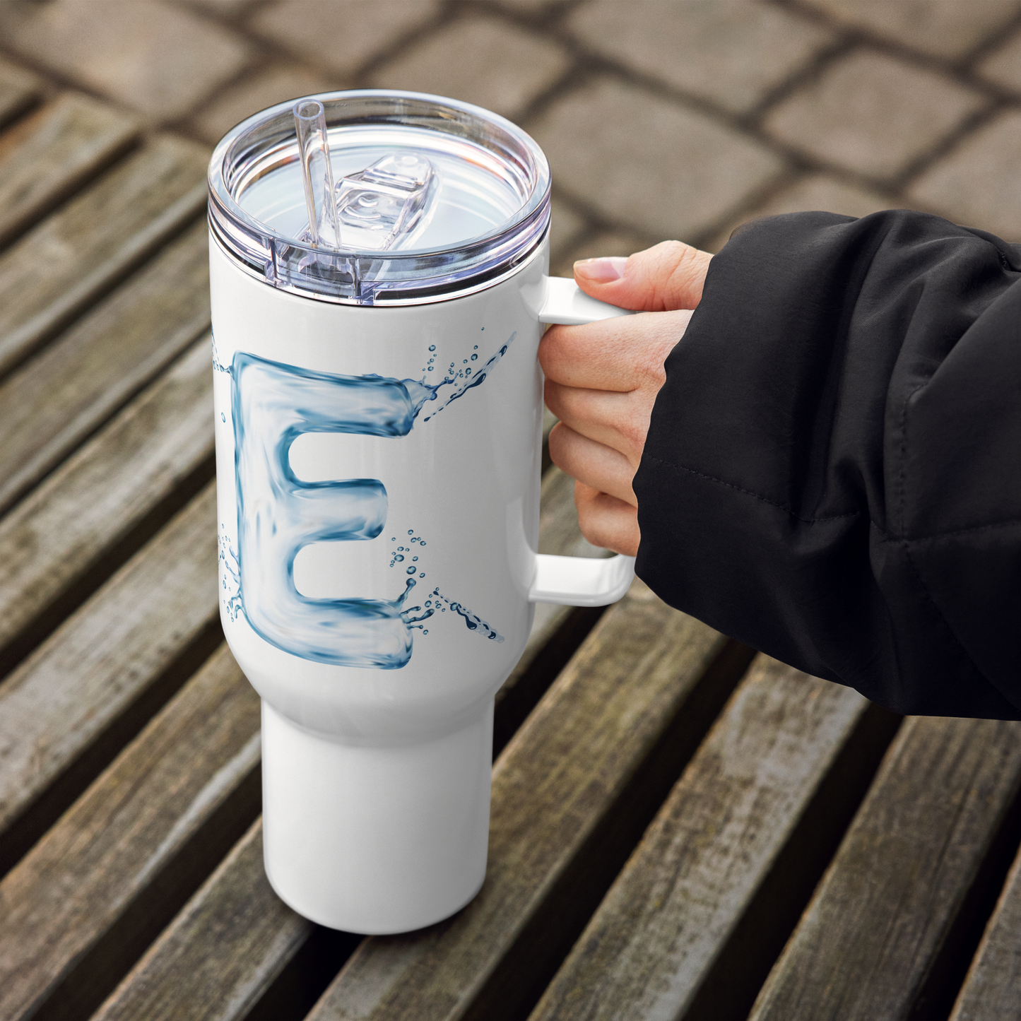 Vaso monogramado con letra Drip "E" de 40 oz